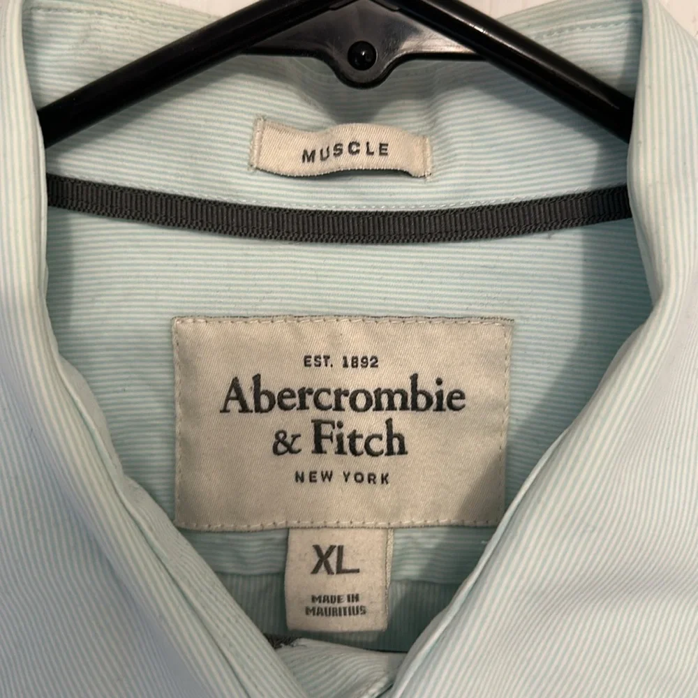 Vintage Abercrombie & Fitch men’s button down muscle shirt - Picture 4 of 8